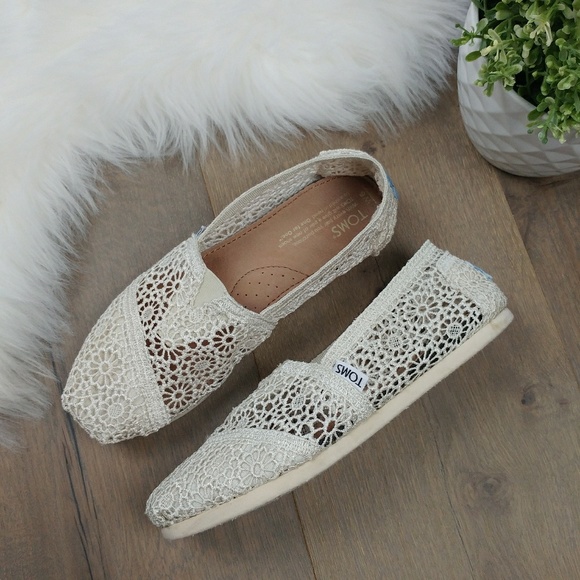 toms moroccan crochet white